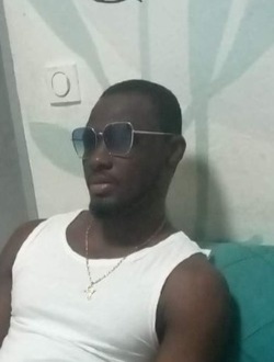 Profil de Alexandre, un homme célibataire de 39 ans à Abidjan