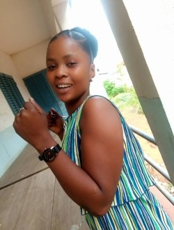 Profil de Prudence, une femme célibataire de 27 ans à Porto-Novo