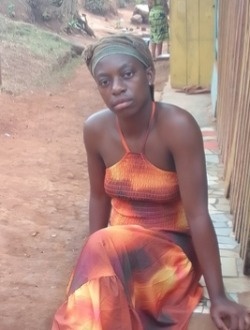 Profil de Blanche, une femme célibataire de 22 ans à Yaoundé