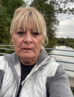 Profil de Sylvie, une femme célibataire de 68 ans à La Rochelle