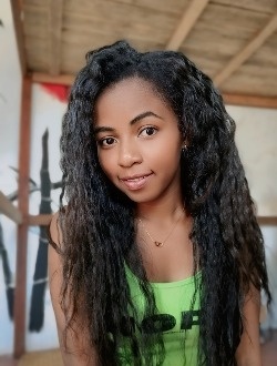 Profil de Elie, une femme célibataire de 28 ans à Antananarivo