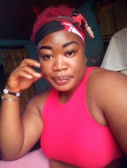 Profil de Sonita Léa, une femme célibataire de 29 ans à Bafoussam II