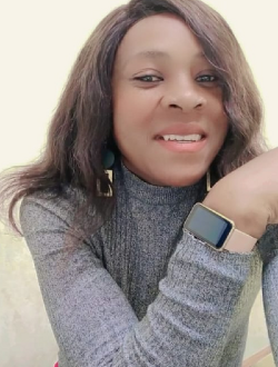 Profil de Lumière, une femme célibataire de 43 ans à Achouka