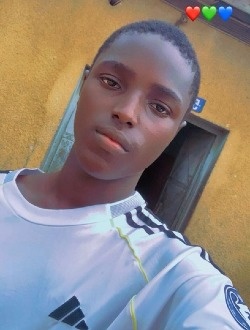 Profil de Nouh, un homme célibataire de 20 ans à Abidjan