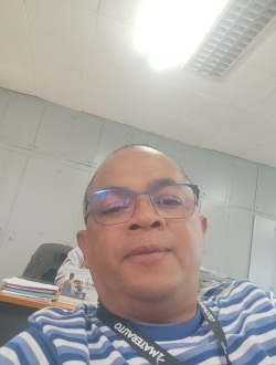 Profil de Yvon, un homme célibataire de 48 ans à Antananarivo