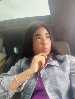 Profil de Claudine Laure, une femme célibataire de 45 ans à Yaoundé
