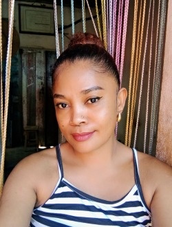 Profil de Laingo, une femme célibataire de 27 ans à Toamasina