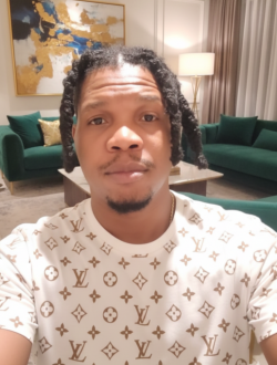 Profil de Kariss, un homme célibataire de 43 ans à Lomé