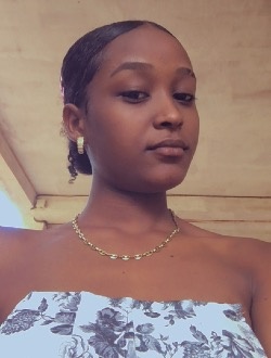 Profil de Raniah, une femme célibataire de 18 ans à Antsiranana