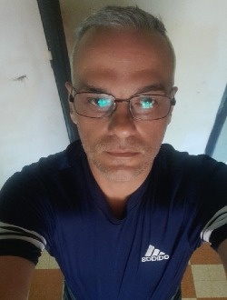 Profil de Sebastien, un homme célibataire de 44 ans à Grenoble