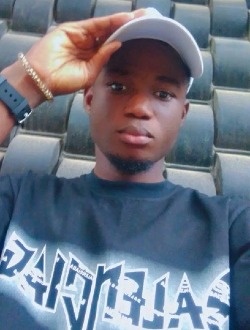 Profil de Emmanuel, un homme célibataire de 21 ans à Abidjan