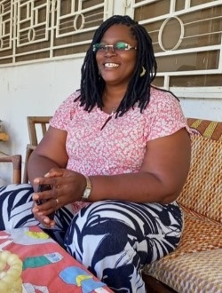 Profil de Évelyne, une femme célibataire de 51 ans à Porto-Novo