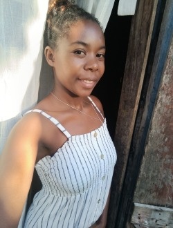 Profil de Jutha, une femme célibataire de 25 ans à Antalaha