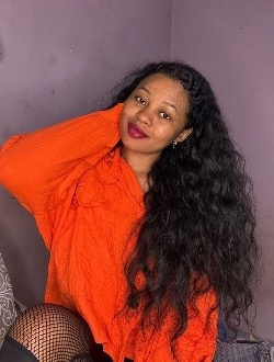 Profil de Cristine, une femme célibataire de 30 ans à Antalaha