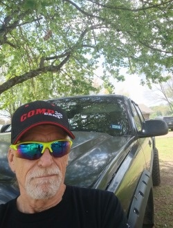 Profil de Sam, un homme célibataire de 56 ans à New Boston