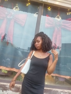 Profil de Ediane, une femme célibataire de 28 ans à Alarobia-Antanamalaza