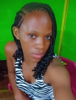Profil de Lydie, une femme célibataire de 27 ans à Douala