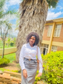 Profil de Dorcas Mupanda, une femme célibataire de 20 ans à Bukavu