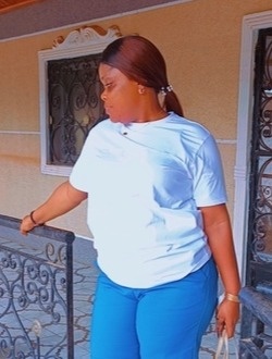 Profil de Marthe Fleur, une femme célibataire de 40 ans à Yaoundé