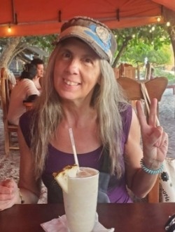 Profil de Charlie, une femme célibataire de 58 ans à Victoriaville