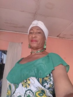 Profil de Blandine, une femme célibataire de 19 ans à Yaoundé