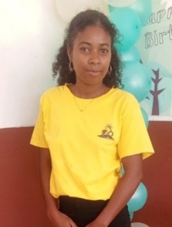Profil de Razafindrasoa Oclane, une femme célibataire de 26 ans à Antsiranana