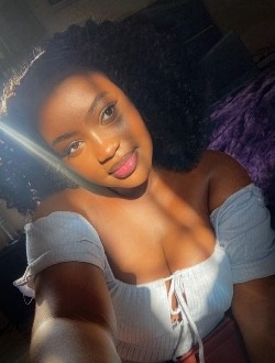 Profil de Jemima, une femme célibataire de 25 ans à Yaoundé