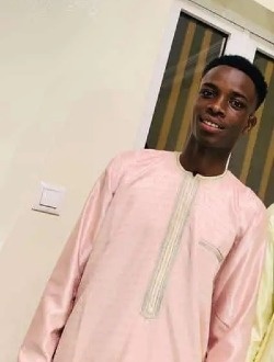 Profil de Ousseynou, un homme célibataire de 21 ans à Dakar