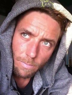 Profil de Pierrick, un homme célibataire de 40 ans à Saint-Jean-sur-Richelieu