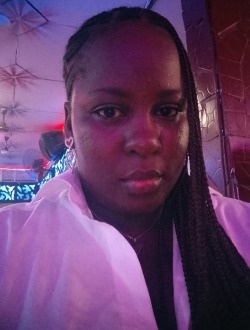 Profil de Nina, une femme célibataire de 29 ans à Abidjan