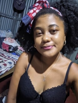 Profil de Ellah, une femme célibataire de 25 ans à Antsiranana
