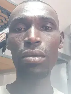 Profil de Landry, un homme célibataire de 42 ans à Grand-Bassam