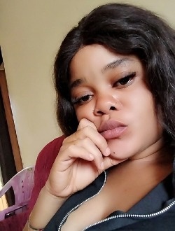 Profil de Elise, une femme célibataire de 28 ans à Bangui