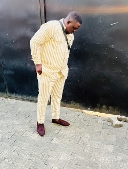 Profil de Achille, un homme célibataire de 33 ans à Douala