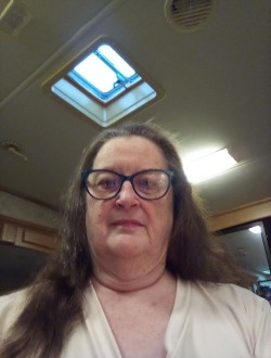 Profil de Sandie, une femme célibataire de 69 ans à Oak Harbor