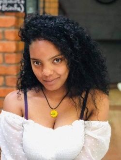 Profil de Mia, une femme célibataire de 28 ans à Antananarivo