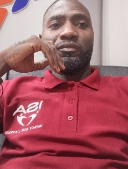 Profil de Max, un homme célibataire de 38 ans à Douala