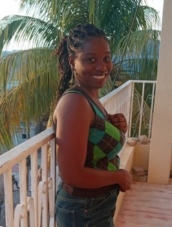 Profil de Josiane, une femme célibataire de 33 ans à Saint-Marc