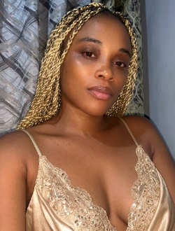 Profil de Clarisse, une femme célibataire de 29 ans à Yaoundé
