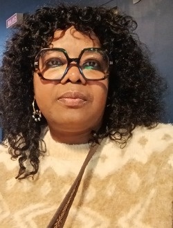 Profil de Maya, une femme célibataire de 55 ans à Vias