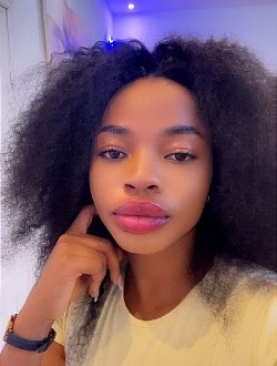 Profil de Kira, une femme célibataire de 24 ans à Balen