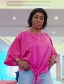 Profil de Lyly, une femme célibataire de 32 ans à Abidjan