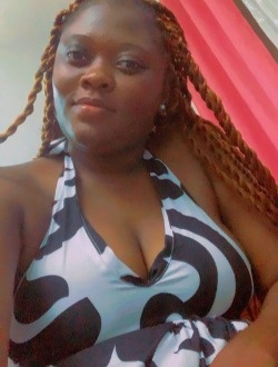 Profil de Félicite Prudence, une femme célibataire de 18 ans à Yaoundé