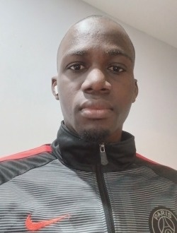 Profil de Pape Cheikh Diéye, un homme célibataire de 29 ans à Thiès