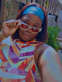 Profil de Louise, une femme célibataire de 32 ans à Libreville