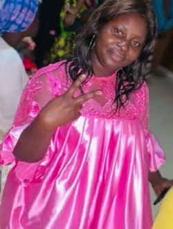 Profil de Nénette Kelly, une femme célibataire de 30 ans à Ébolowa