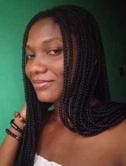 Profil de Osbardine, une femme célibataire de 24 ans à Abomey-Calavi