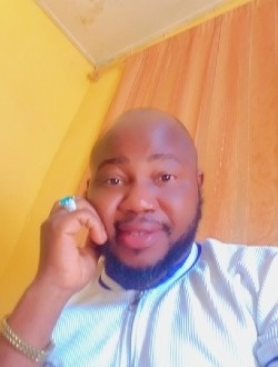 Profil de Alwalid, un homme célibataire de 40 ans à Ouagadougou