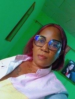 Profil de Josuée, une femme célibataire de 42 ans à Bafoussam