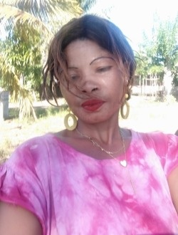 Profil de Neylla, une femme célibataire de 46 ans à Antsaba